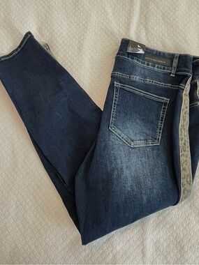 White Mark Dark Blue Jeans for Women / Cheetah Stripe / Size 22W Waist 40” NWT